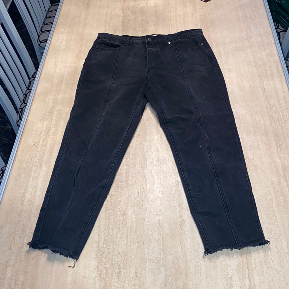 Forever 21 Black Cutoff Jeans